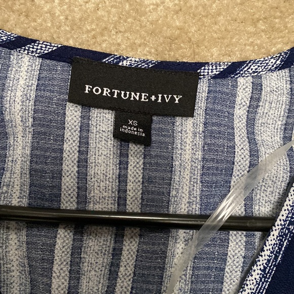 Fortune and ivy top euc - Picture 3 of 3